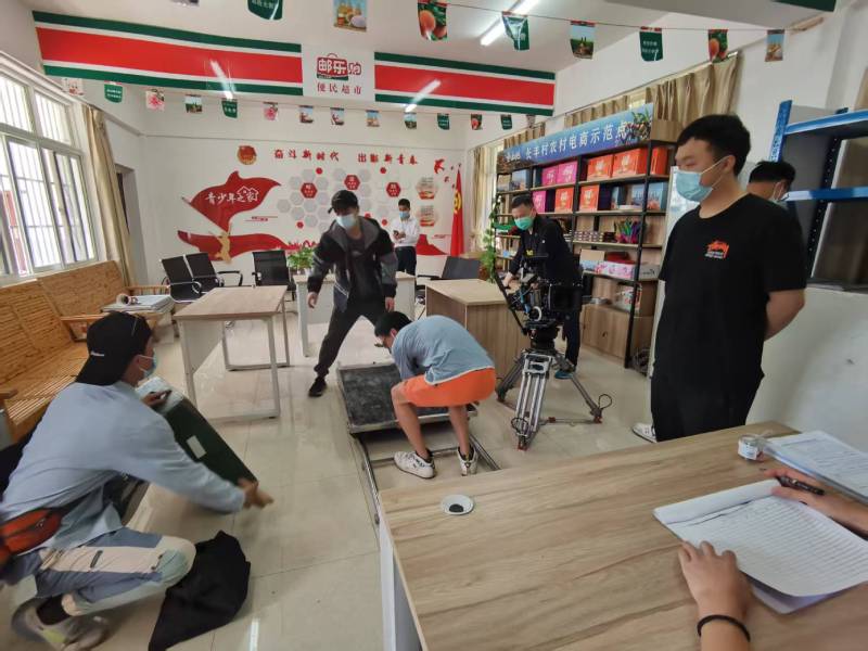 红原县广告片拍摄公司：极简主义践行者，少即是多的视觉哲学